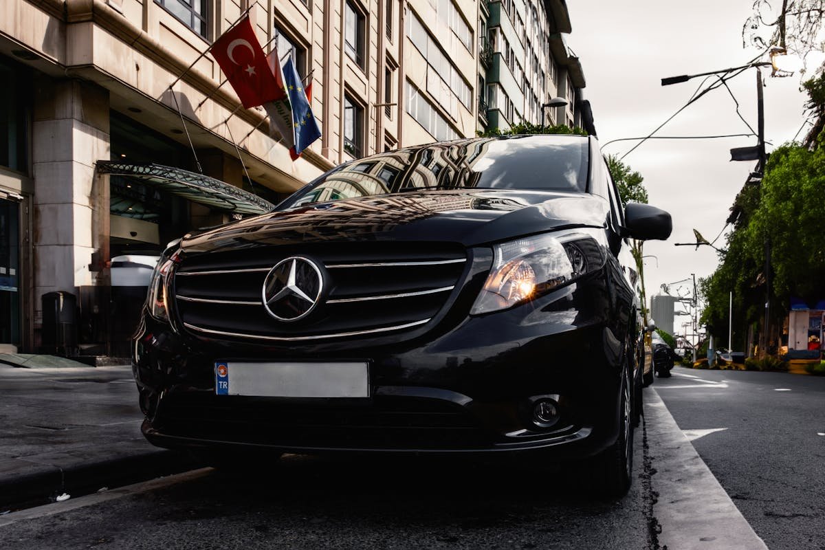 Standard VIP Mercedes Vito